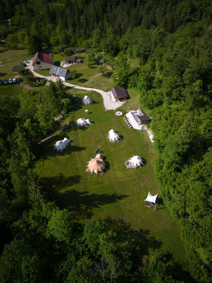 Hotel Glamping Gozdna Jasa Bovec Exteriér fotografie
