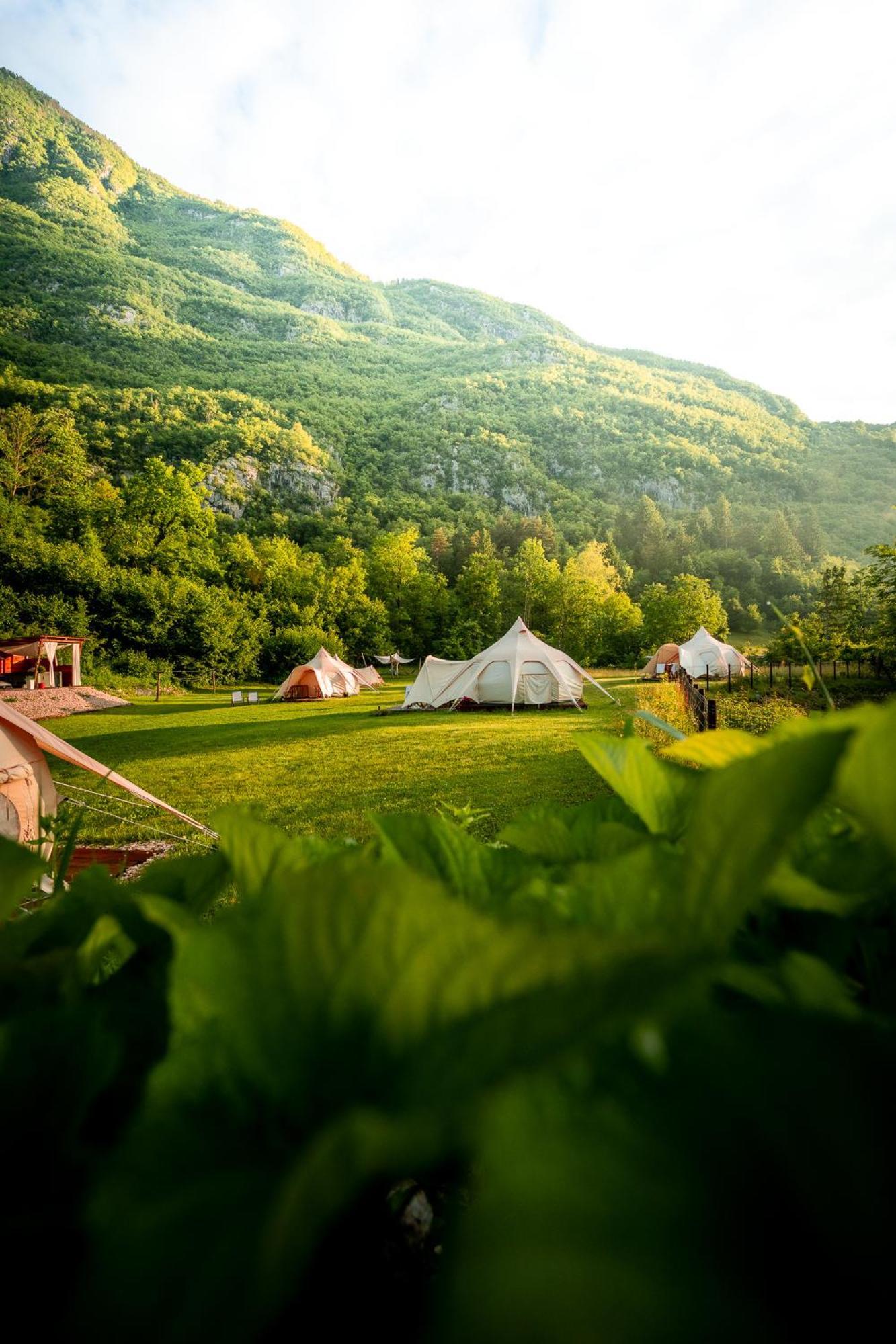 Hotel Glamping Gozdna Jasa Bovec Exteriér fotografie