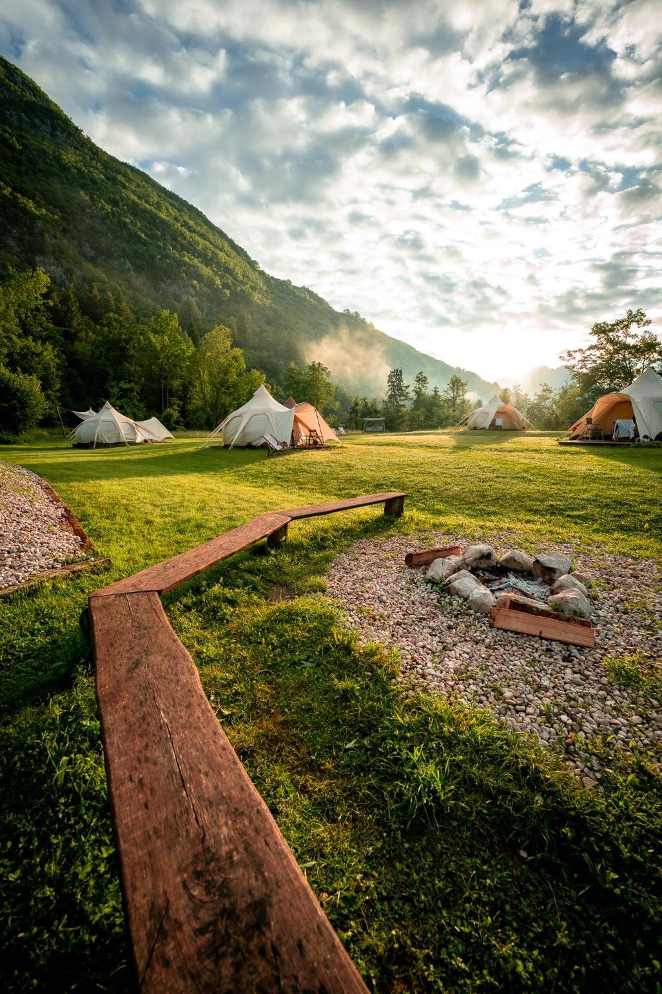 Hotel Glamping Gozdna Jasa Bovec Exteriér fotografie