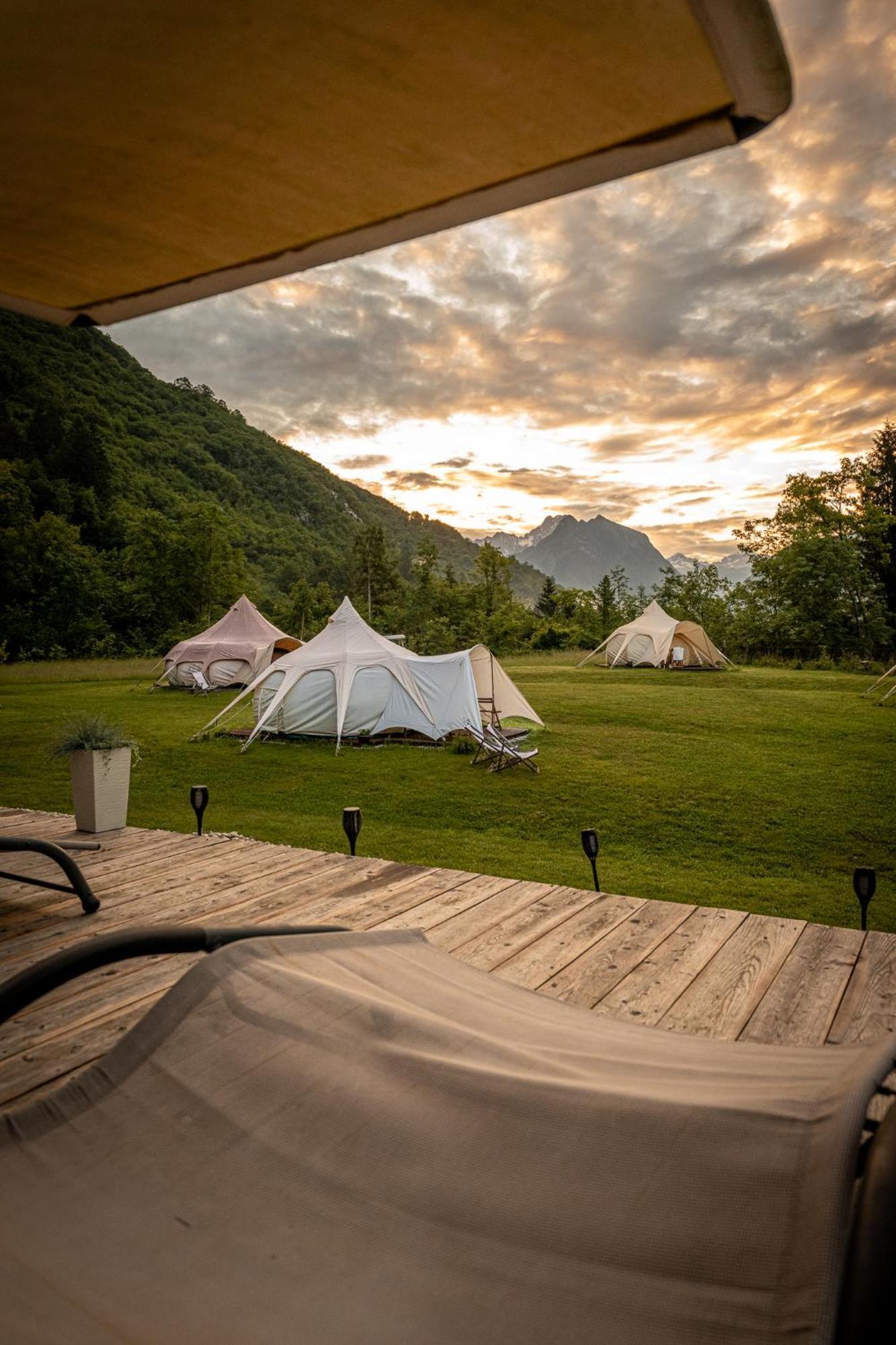 Hotel Glamping Gozdna Jasa Bovec Exteriér fotografie