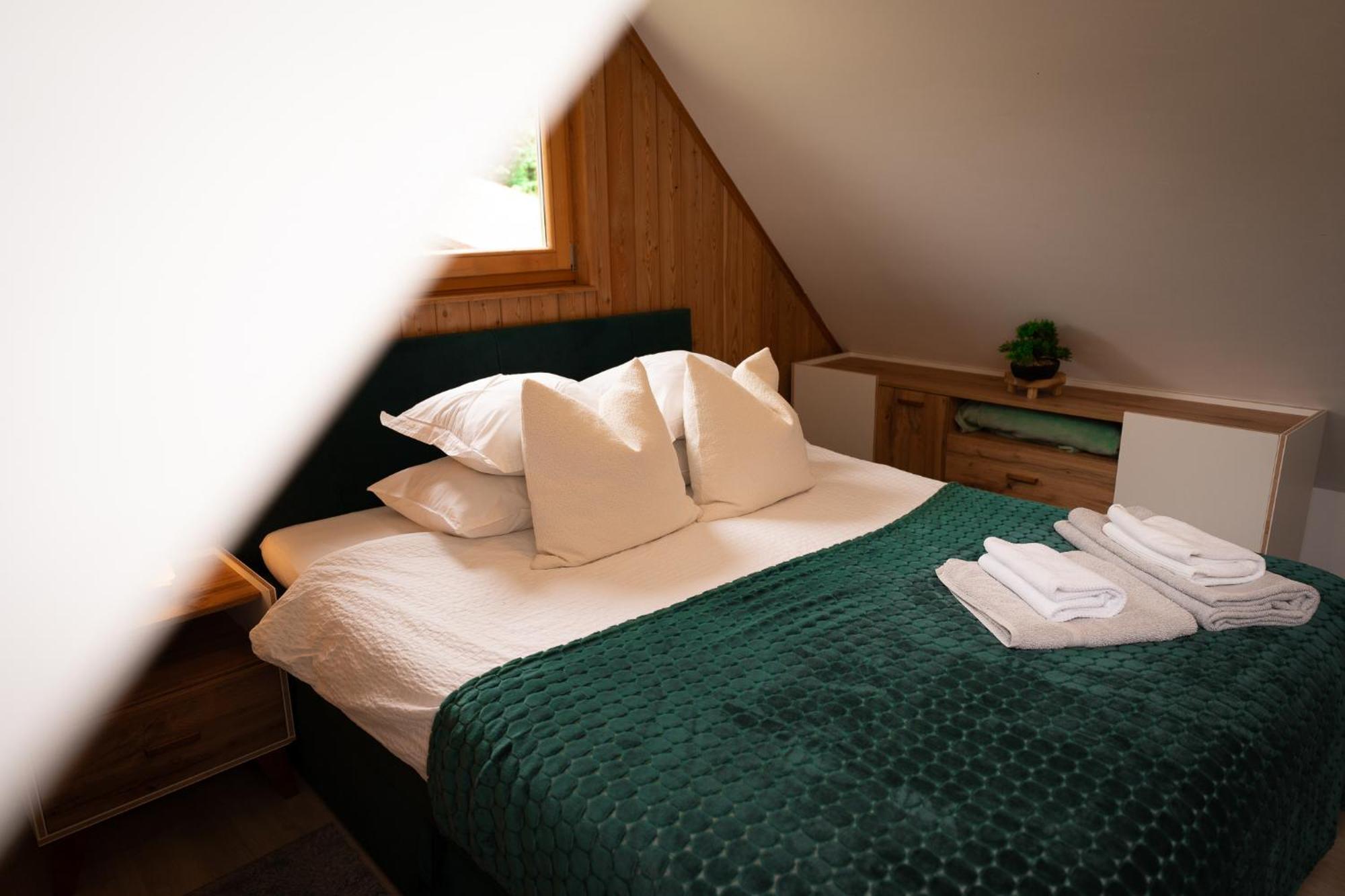 Hotel Glamping Gozdna Jasa Bovec Exteriér fotografie