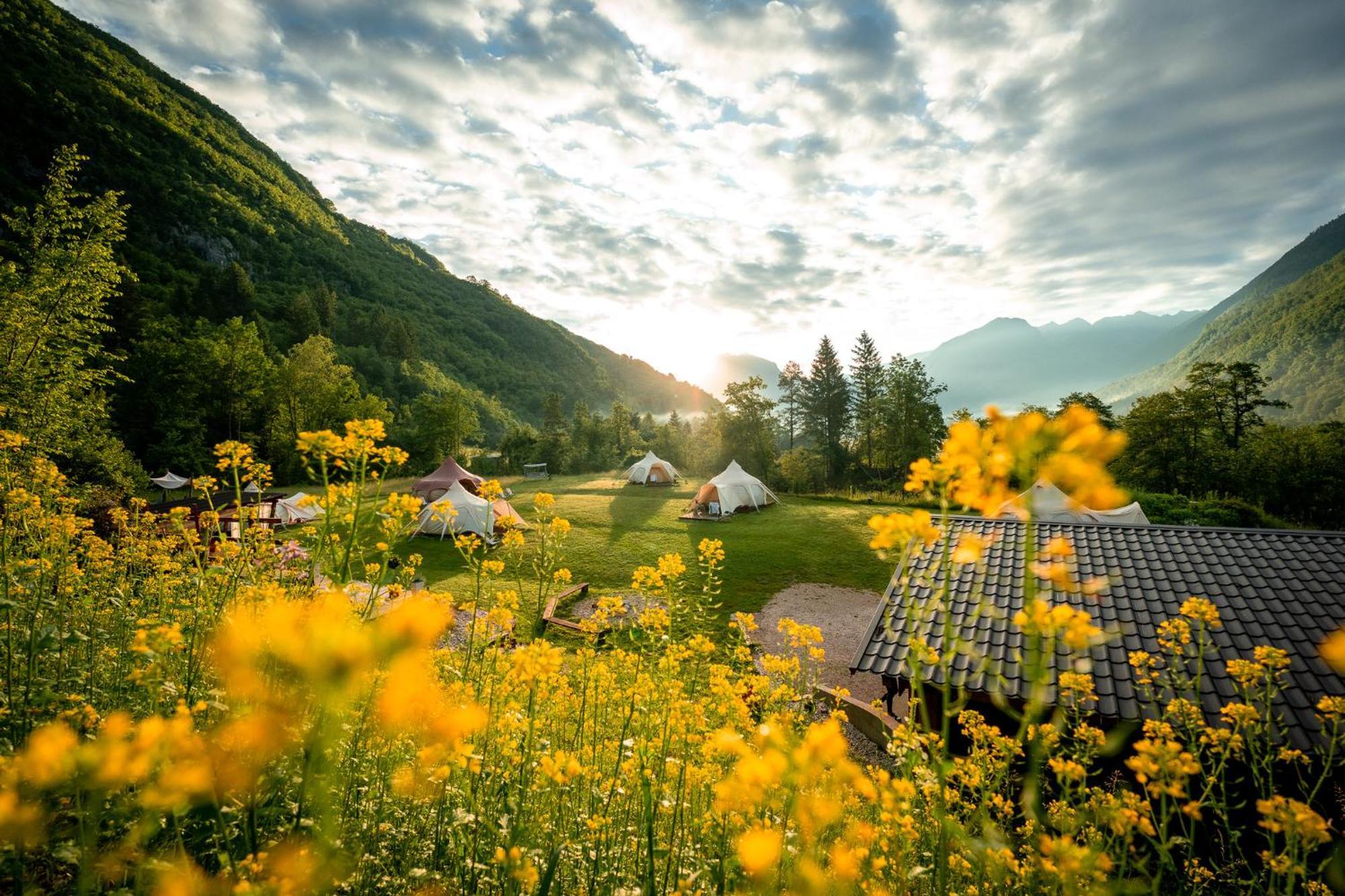 Hotel Glamping Gozdna Jasa Bovec Exteriér fotografie